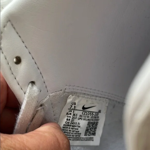 Nike Blazer High-Top Sneakers  sizes 7.5 - Picture 4 of 8